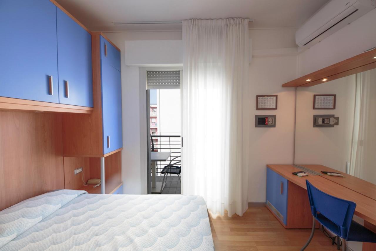 Hotel Riviera كاوْرلي المظهر الخارجي الصورة