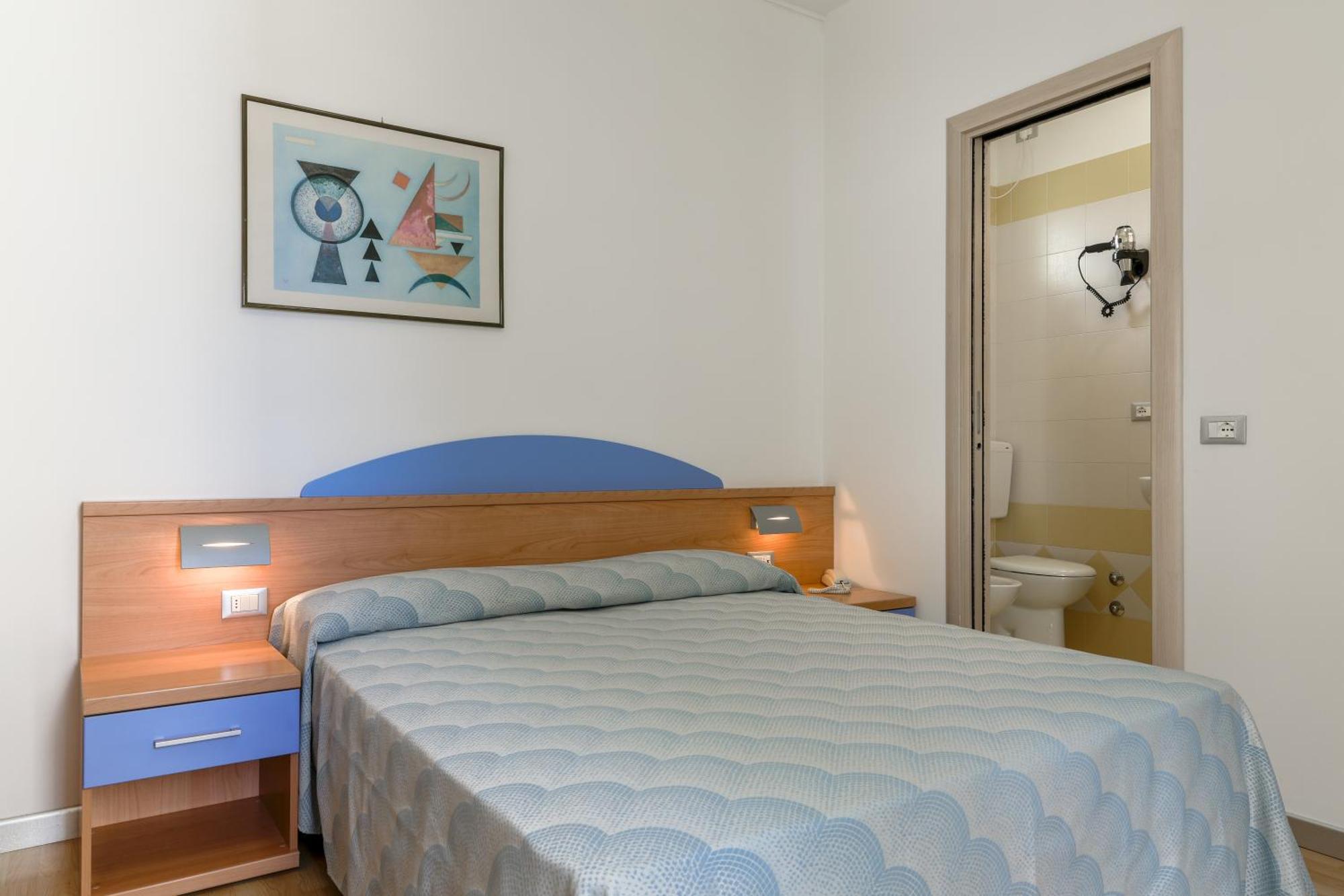 Hotel Riviera كاوْرلي المظهر الخارجي الصورة