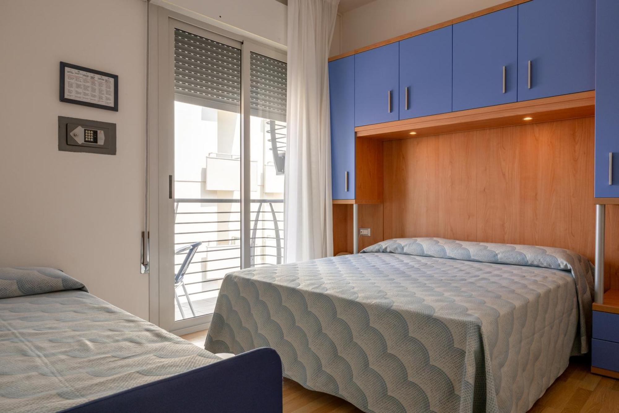 Hotel Riviera كاوْرلي المظهر الخارجي الصورة
