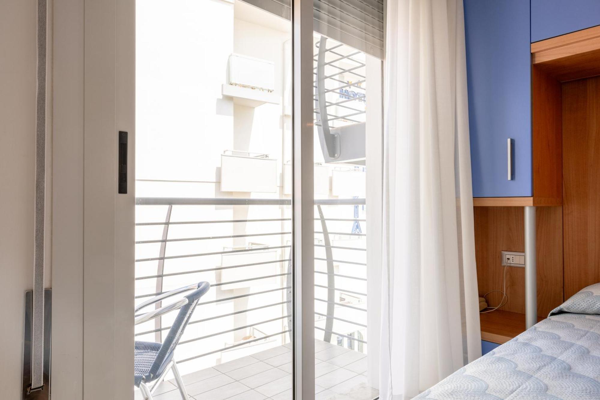 Hotel Riviera كاوْرلي المظهر الخارجي الصورة