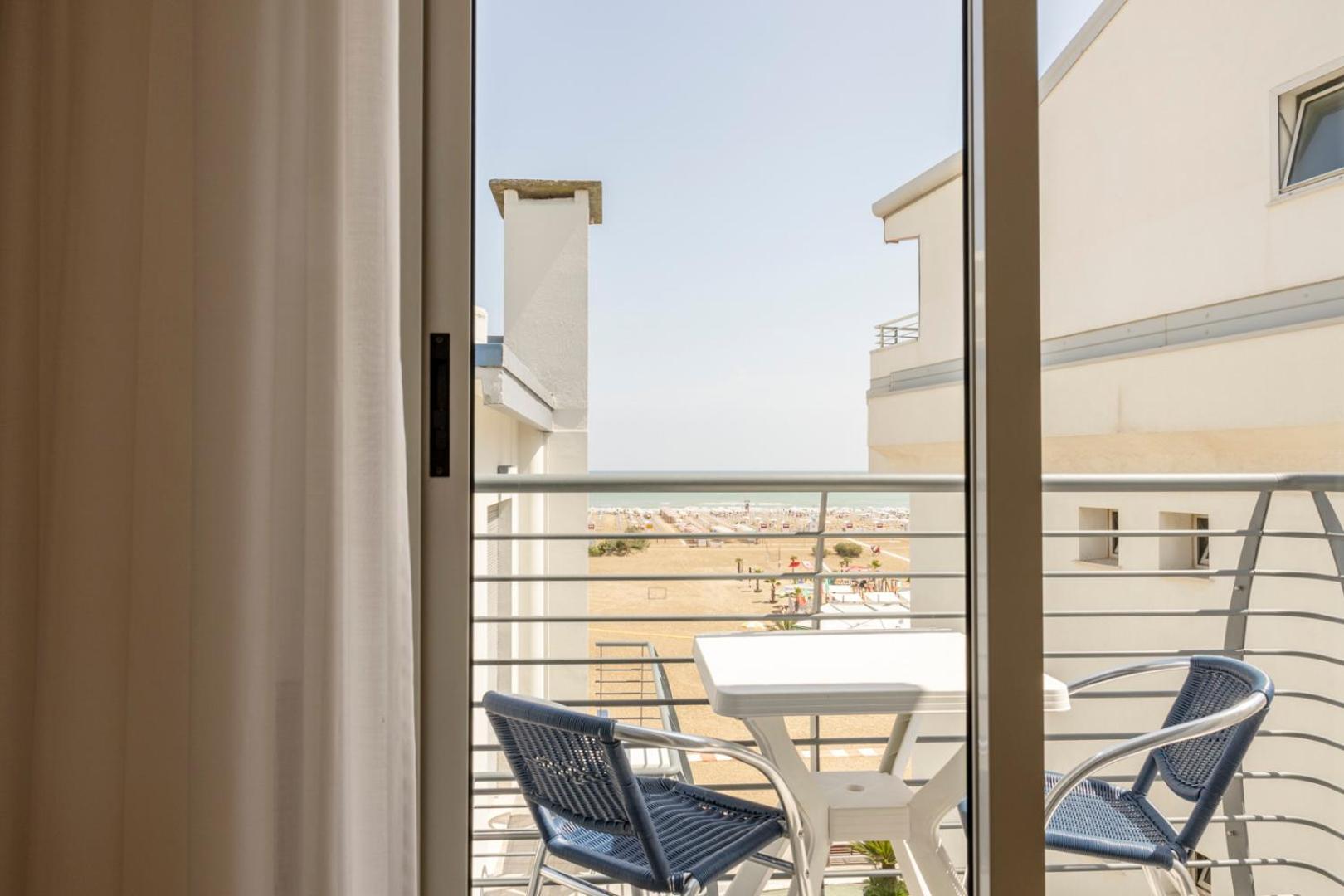 Hotel Riviera كاوْرلي المظهر الخارجي الصورة