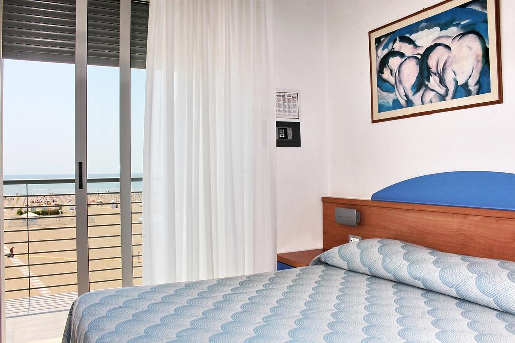 Hotel Riviera كاوْرلي المظهر الخارجي الصورة