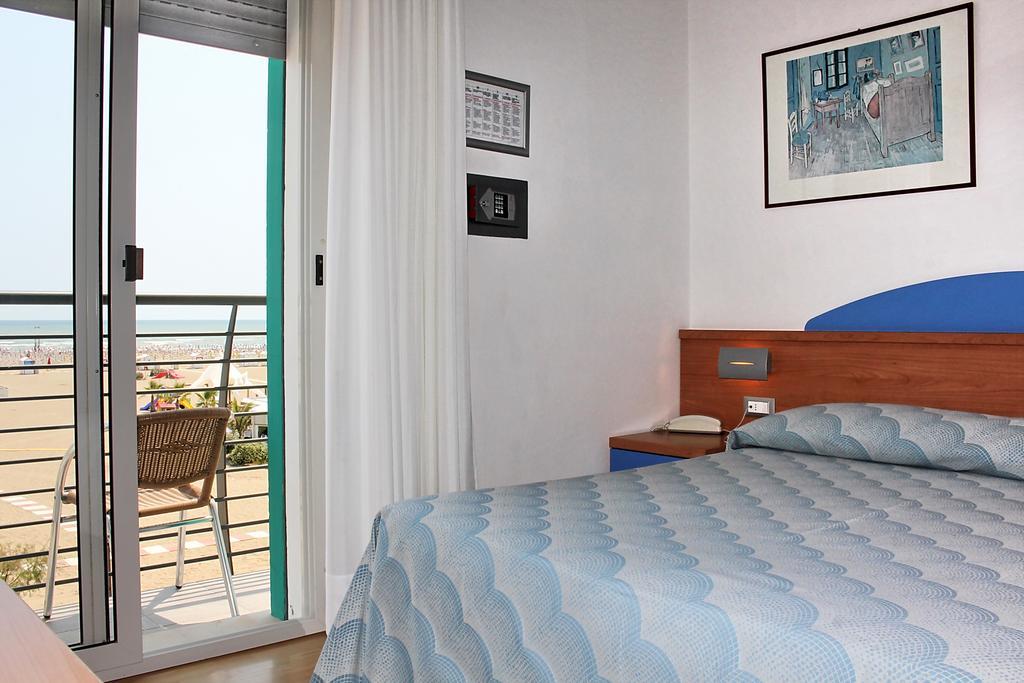 Hotel Riviera كاوْرلي المظهر الخارجي الصورة